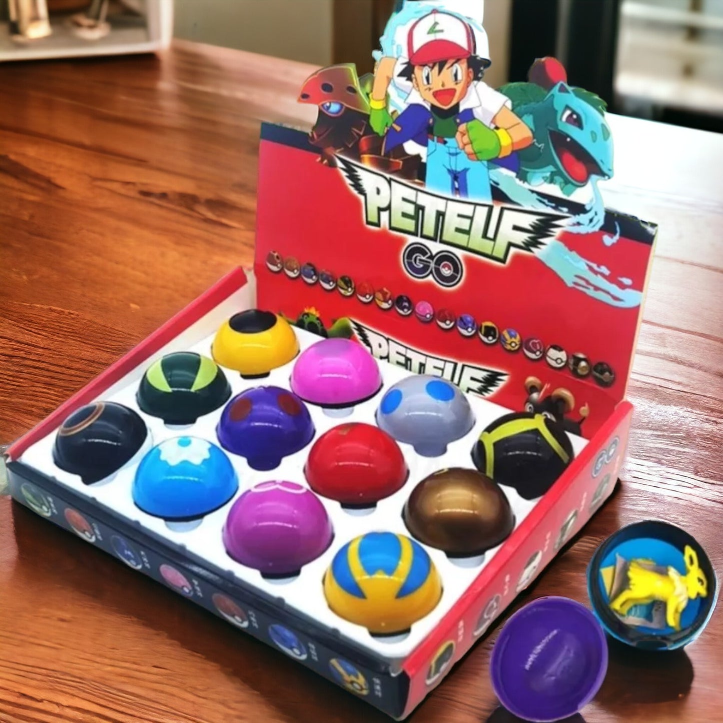 Lot x12 Pokéballs with Pokémon figurines