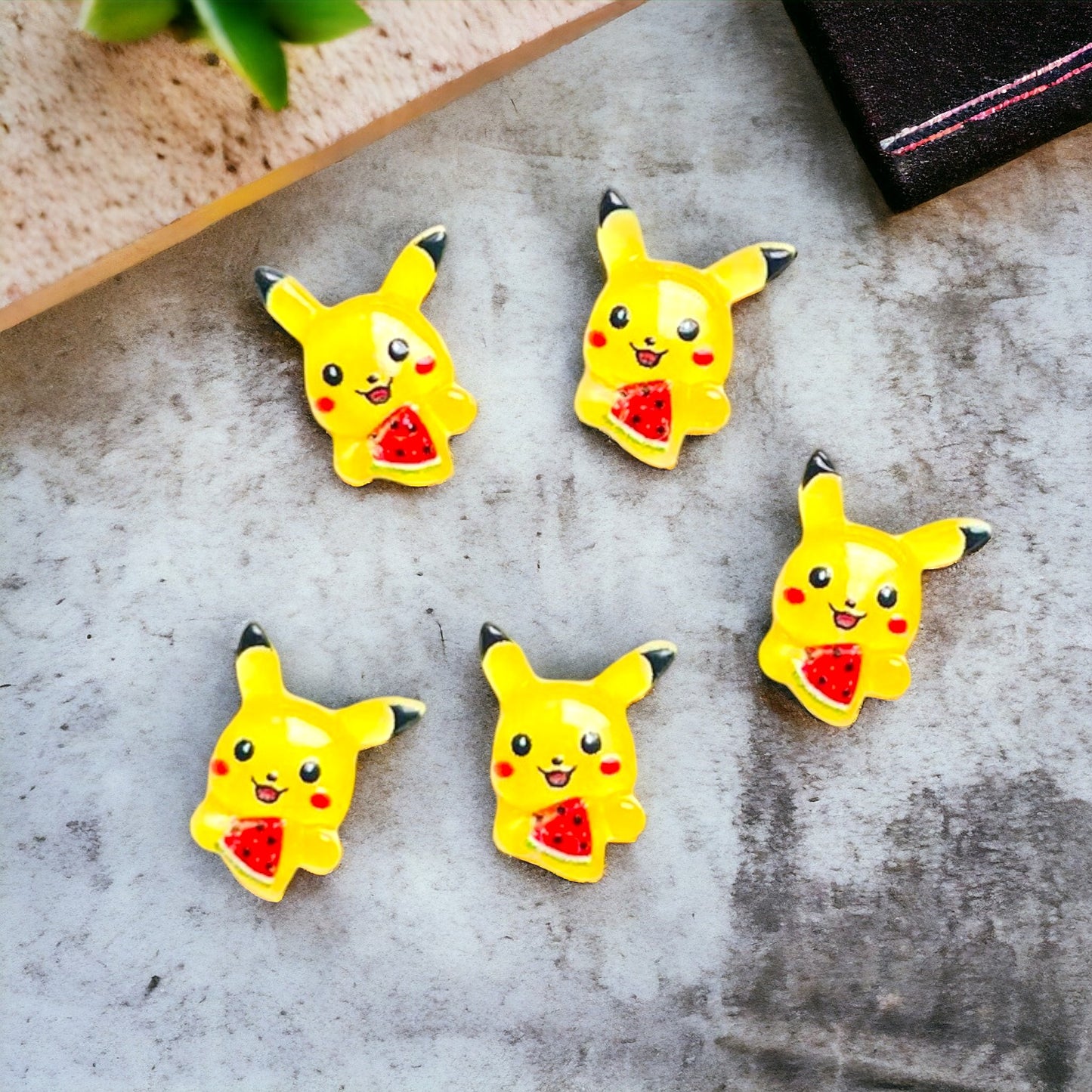 Mini - Pikachu en Résine brillant Pokémon