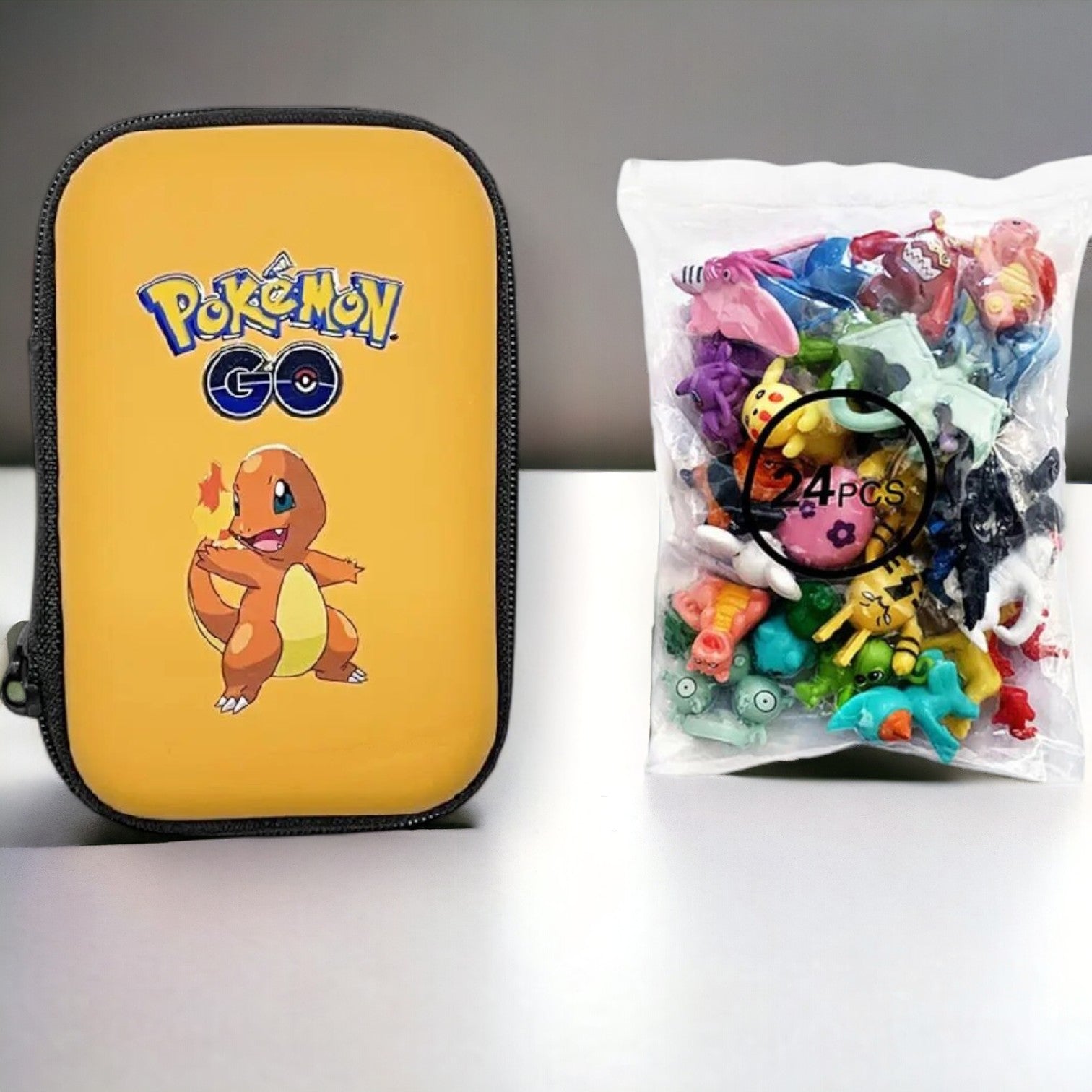 Lot of case + Pokémon figurines